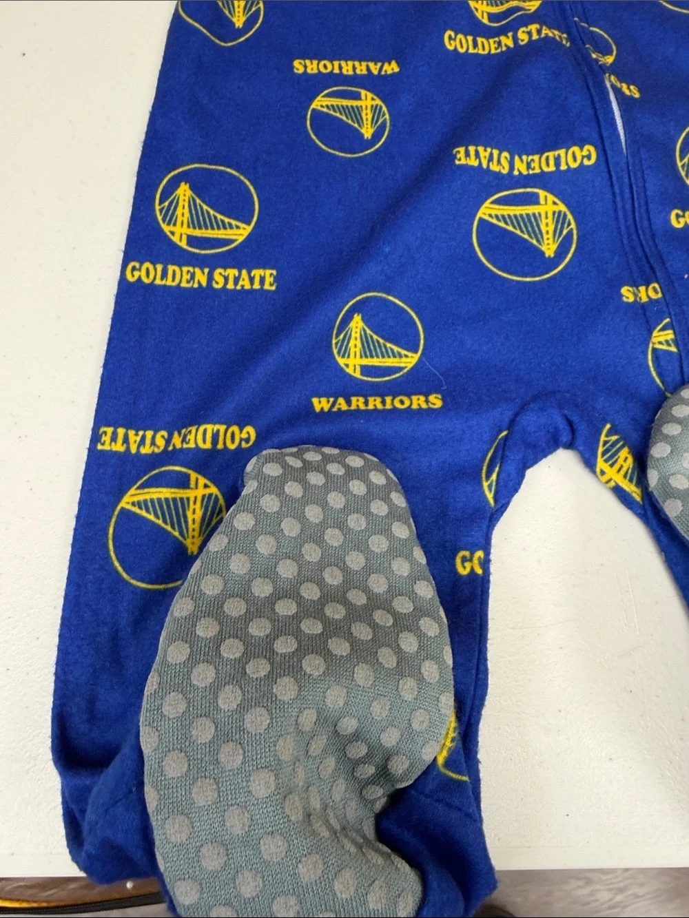 Golden State Warriors Kids Blue & Yellow One-Piece Sleep Suit size 6-9 months